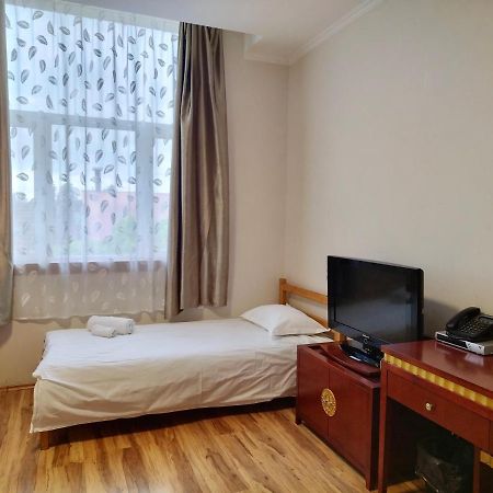 Milky Way Hotel Budapest Extérieur photo